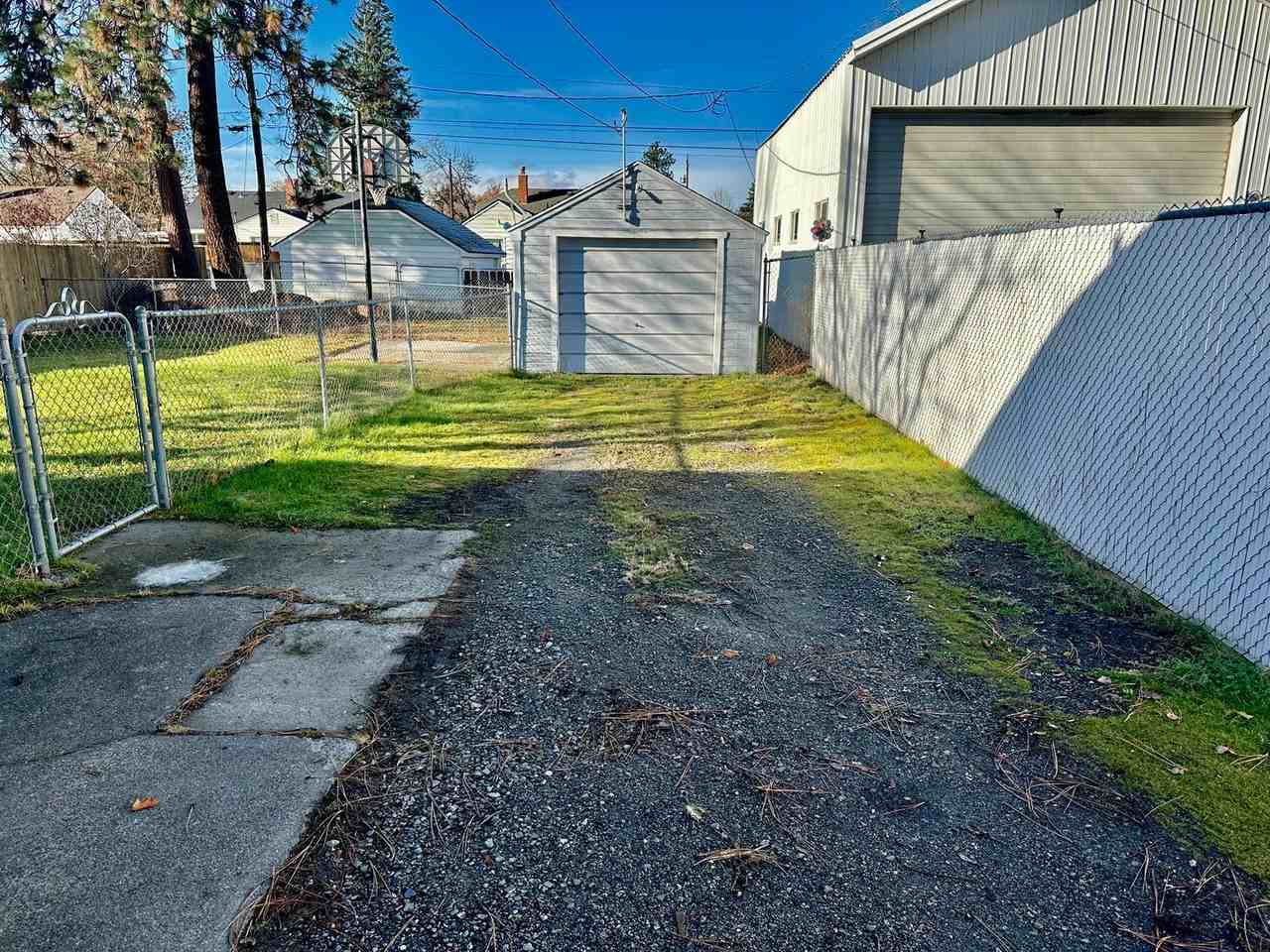 5927 N Wall St - Photo 2 of 19