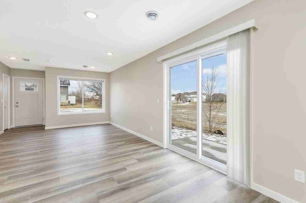 6096 Manchester Ave Ne - Photo 2 of 20