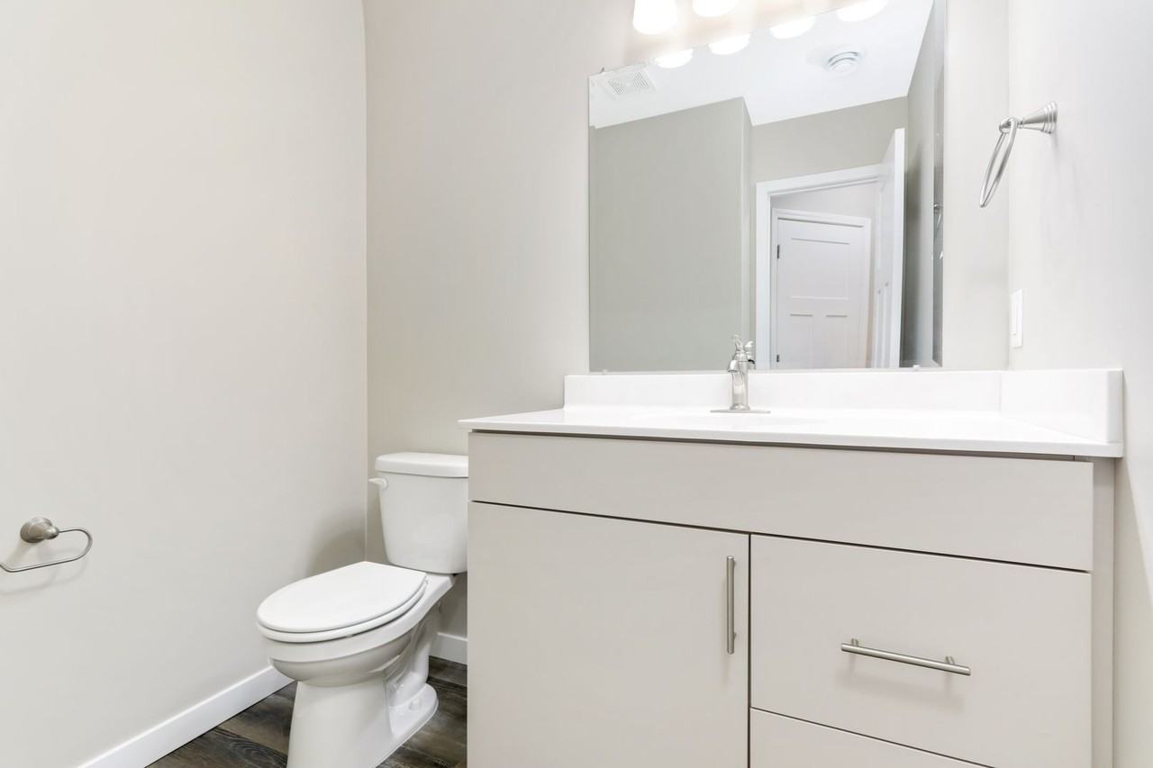 6044 Manchester Ave Ne - Photo 3 of 16