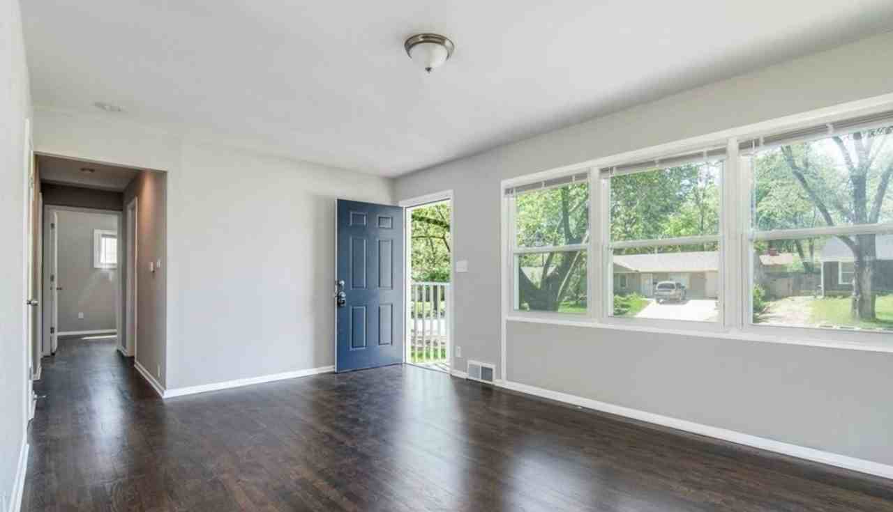 11427 Richmond Ave - Photo 4 of 12