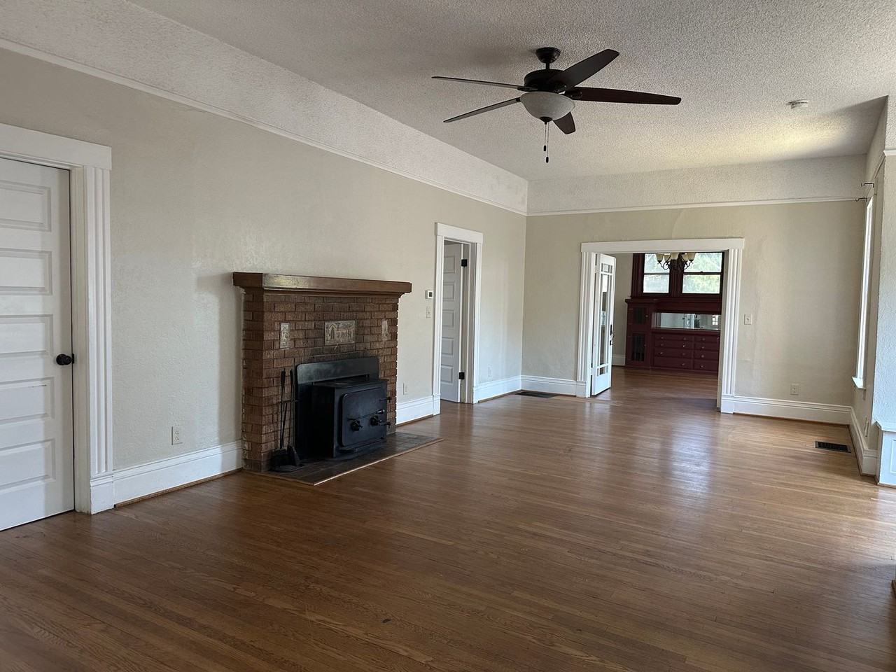 134 N College Ave - Photo 2 of 16