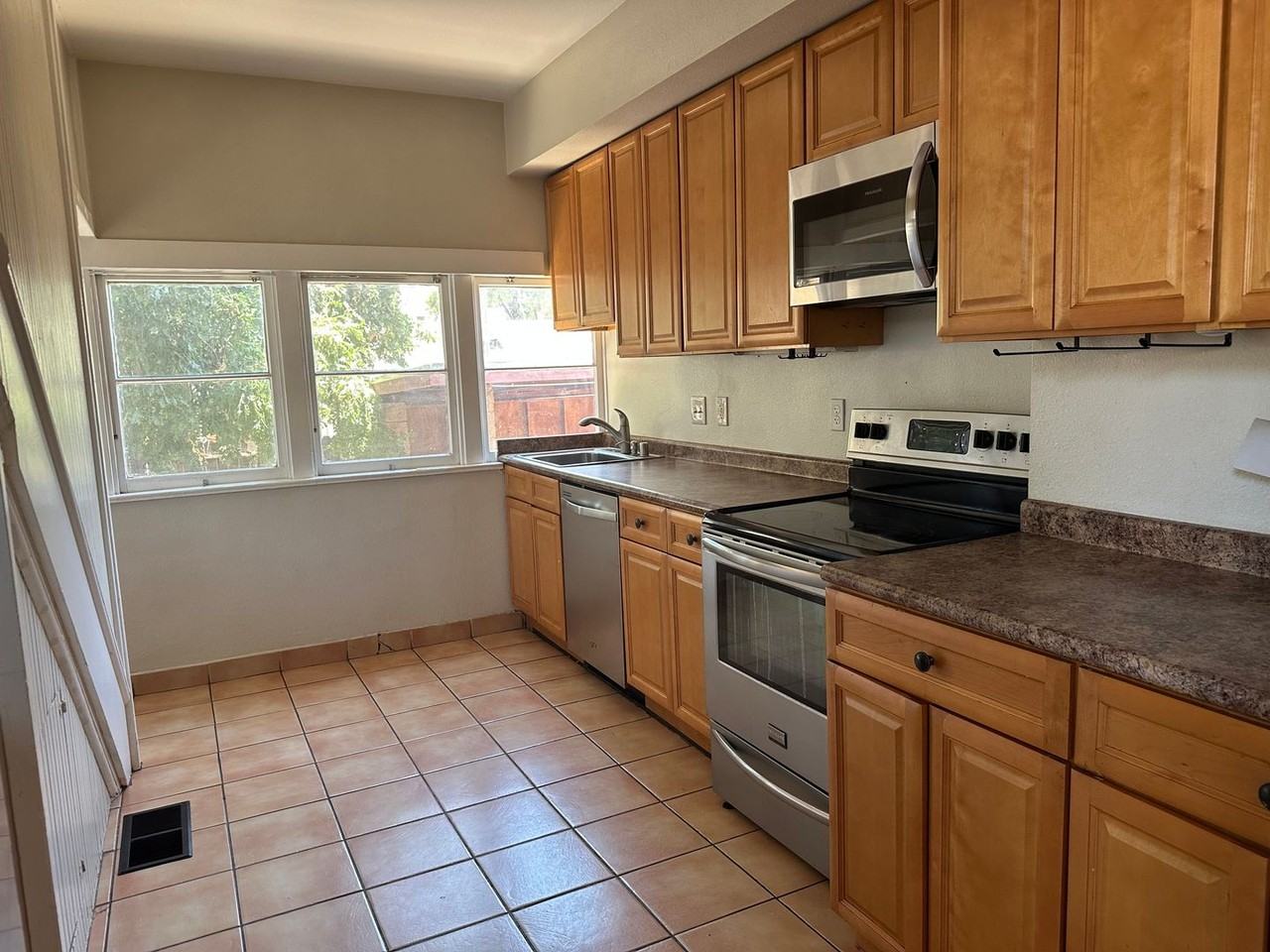 134 N College Ave - Photo 3 of 16