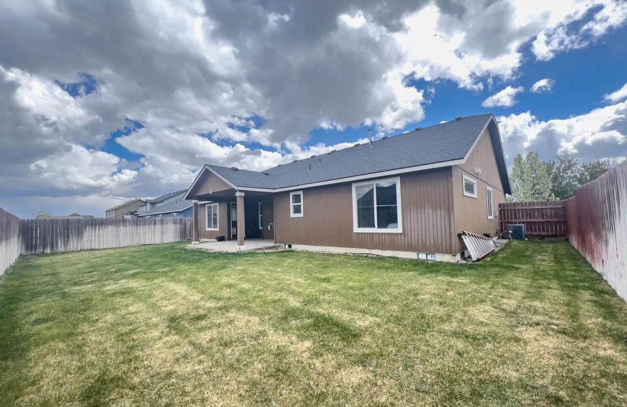 12524 W Pacific Ct - Photo 2 of 14