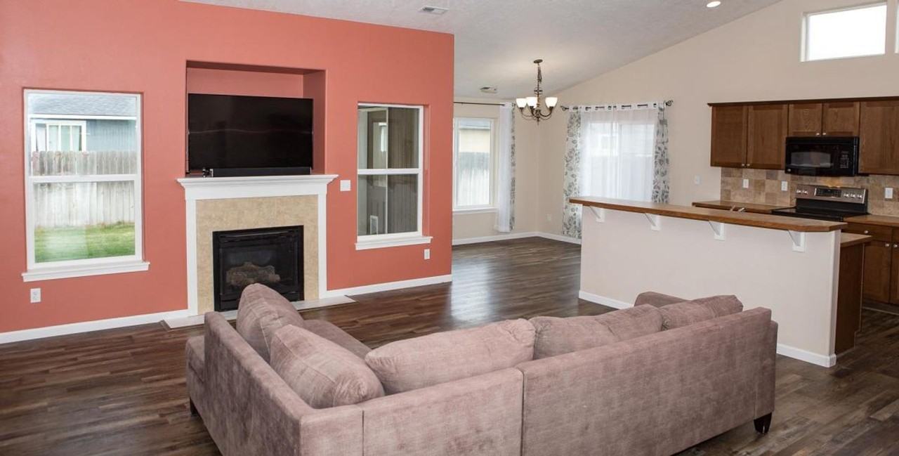 12524 W Pacific Ct - Photo 3 of 14