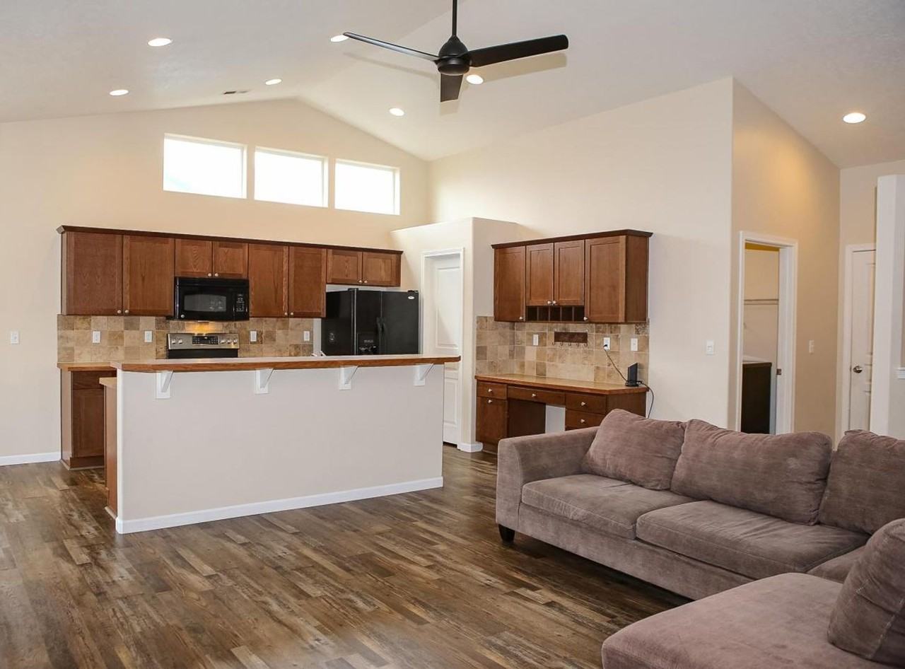 12524 W Pacific Ct - Photo 4 of 14
