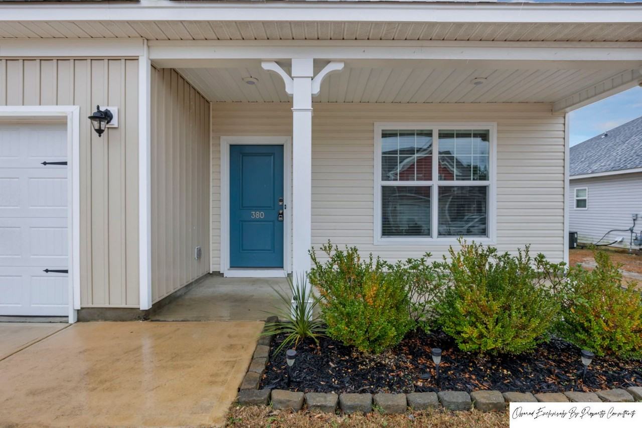 380 Council Loop - Photo 2 of 33