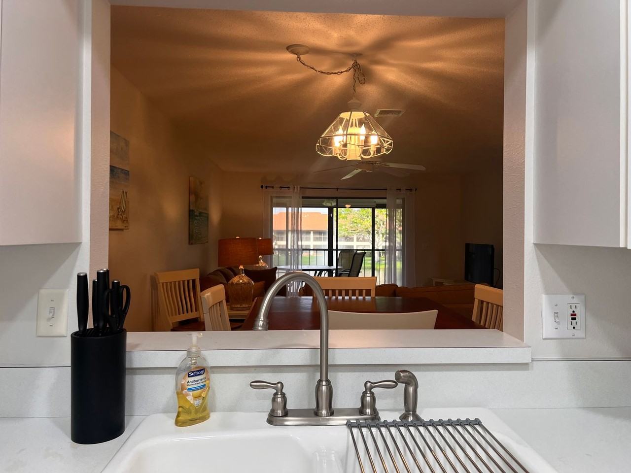 748 Avenida Estancia #B - Photo 7 of 39