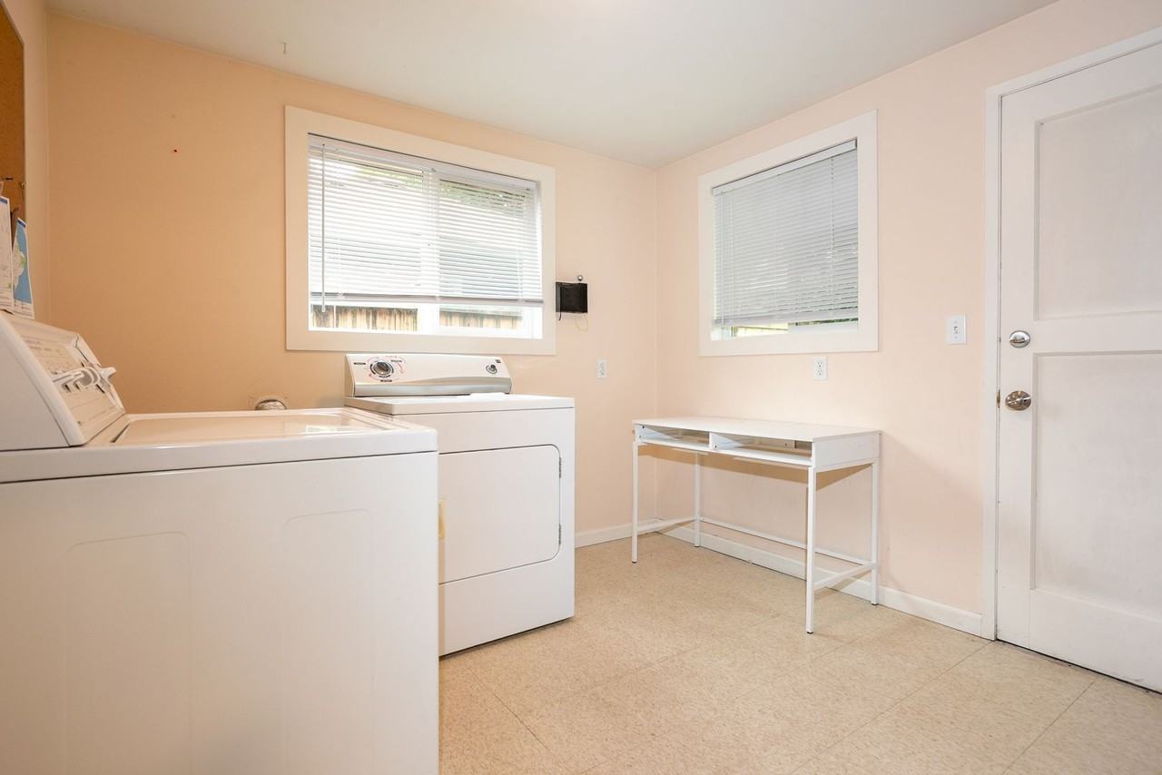 8045 20th Ave Ne - Photo 2 of 9