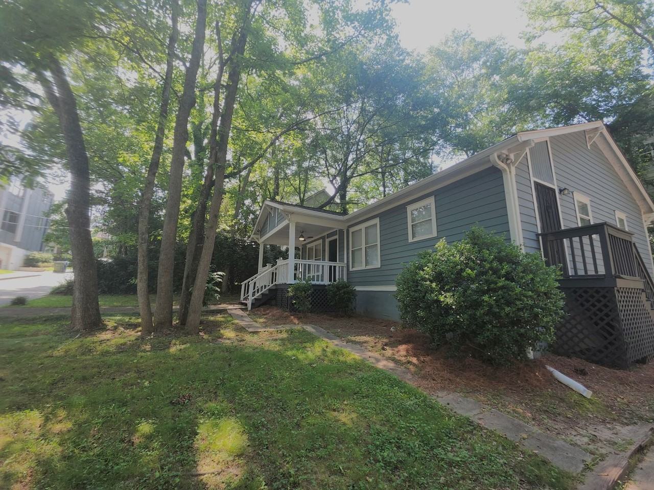 1446 Macklone St Ne - Photo 2 of 12