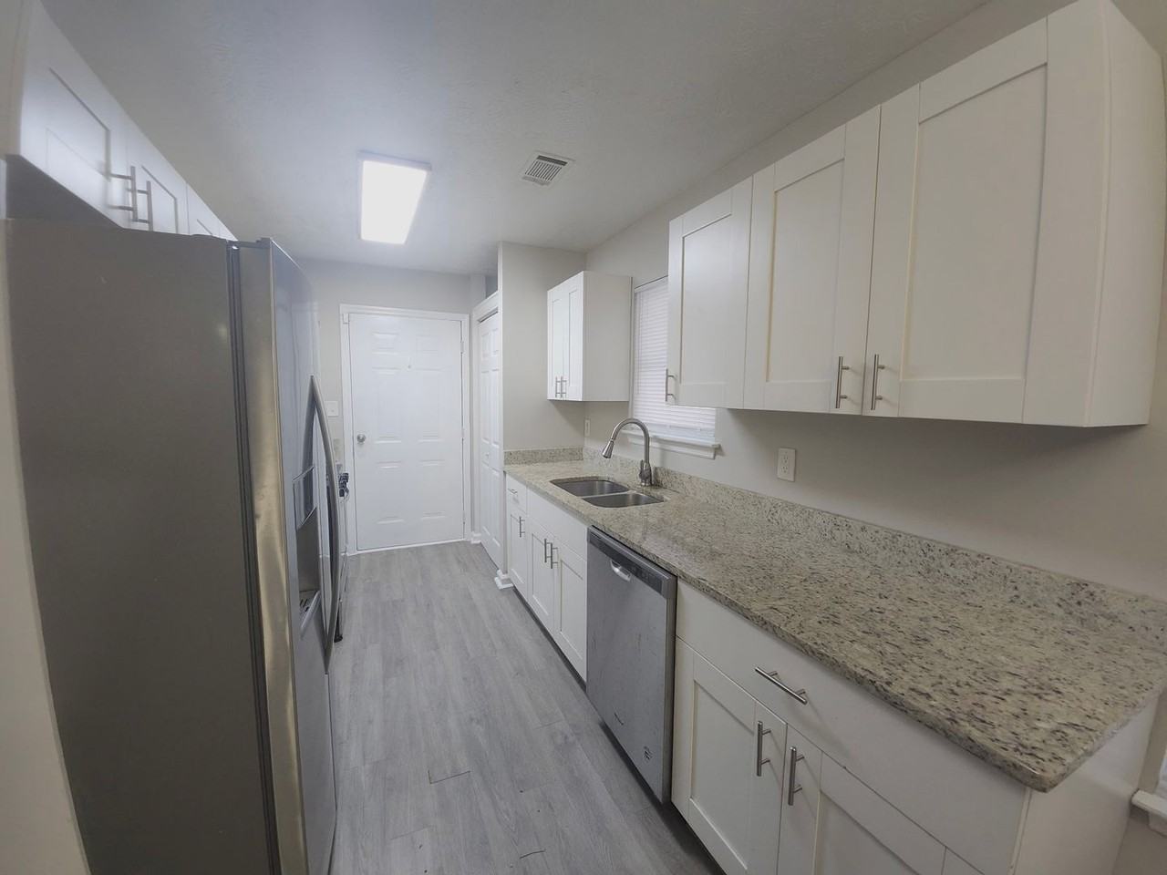 1446 Macklone St Ne - Photo 3 of 12