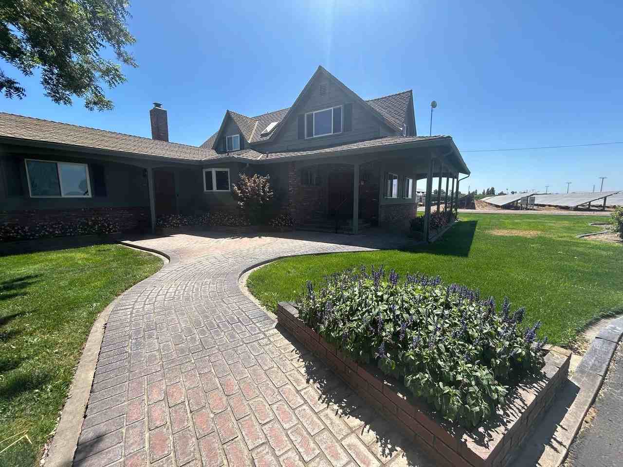 20849 Turner Ave - Photo 2 of 50