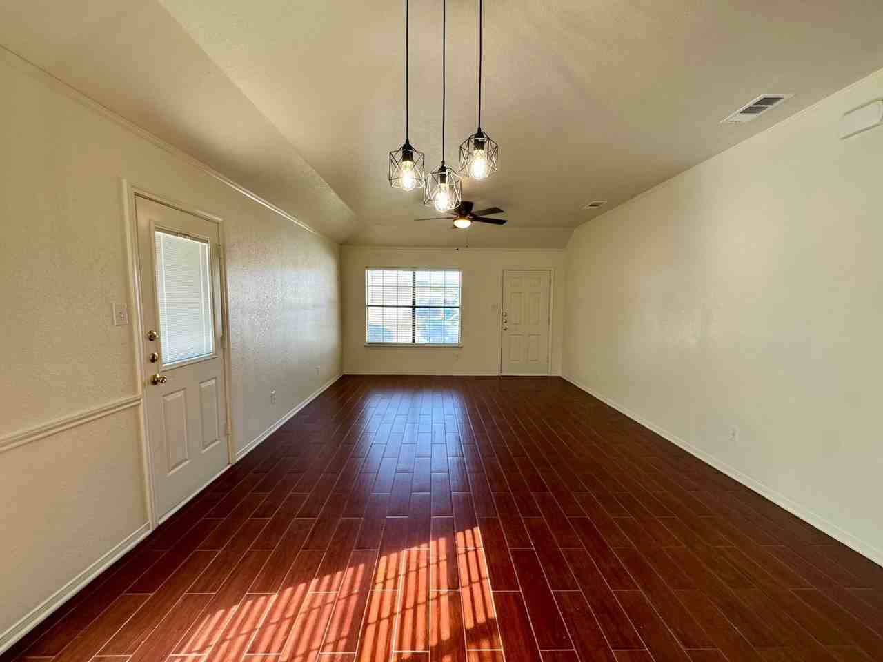 205 Janelle Dr - Photo 6 of 29