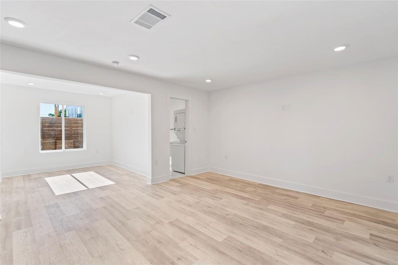 5015 San Jacinto St - Photo 6 of 18