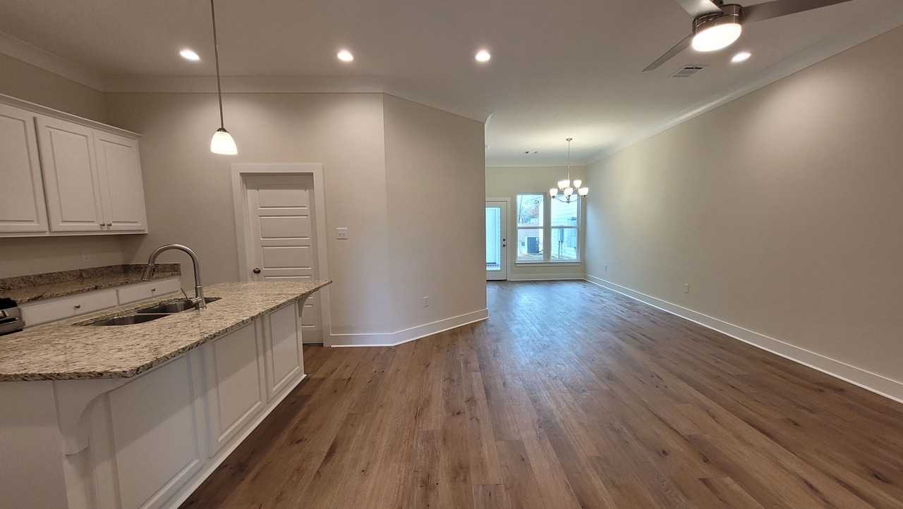 16157 Chancel Ave - Photo 4 of 12