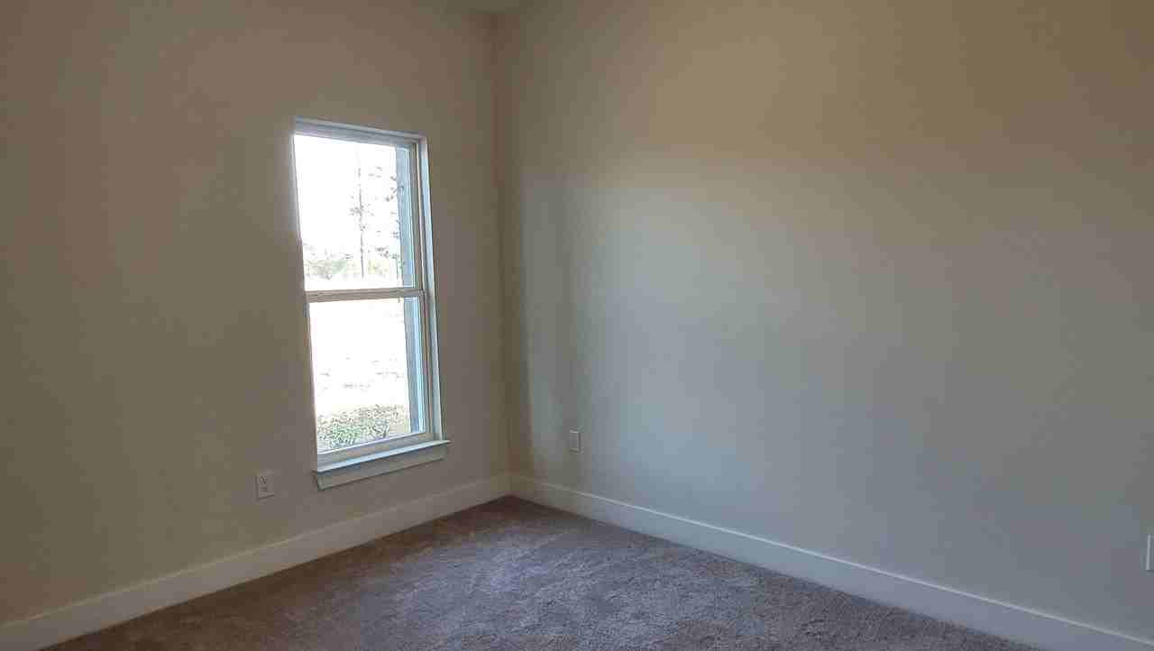 16157 Chancel Ave - Photo 7 of 12