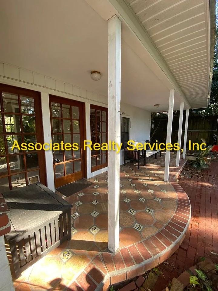 1832 Nw 11th Rd - Photo 2 of 38