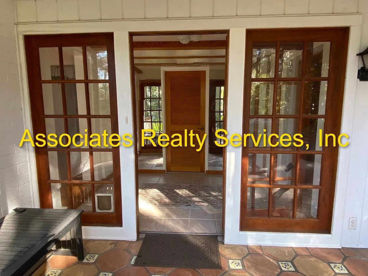 1832 Nw 11th Rd - Photo 3 of 38