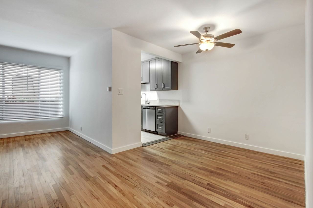 917 5th St in Santa Monica.  Steps to Montana Ave! - Photo 2 of 4