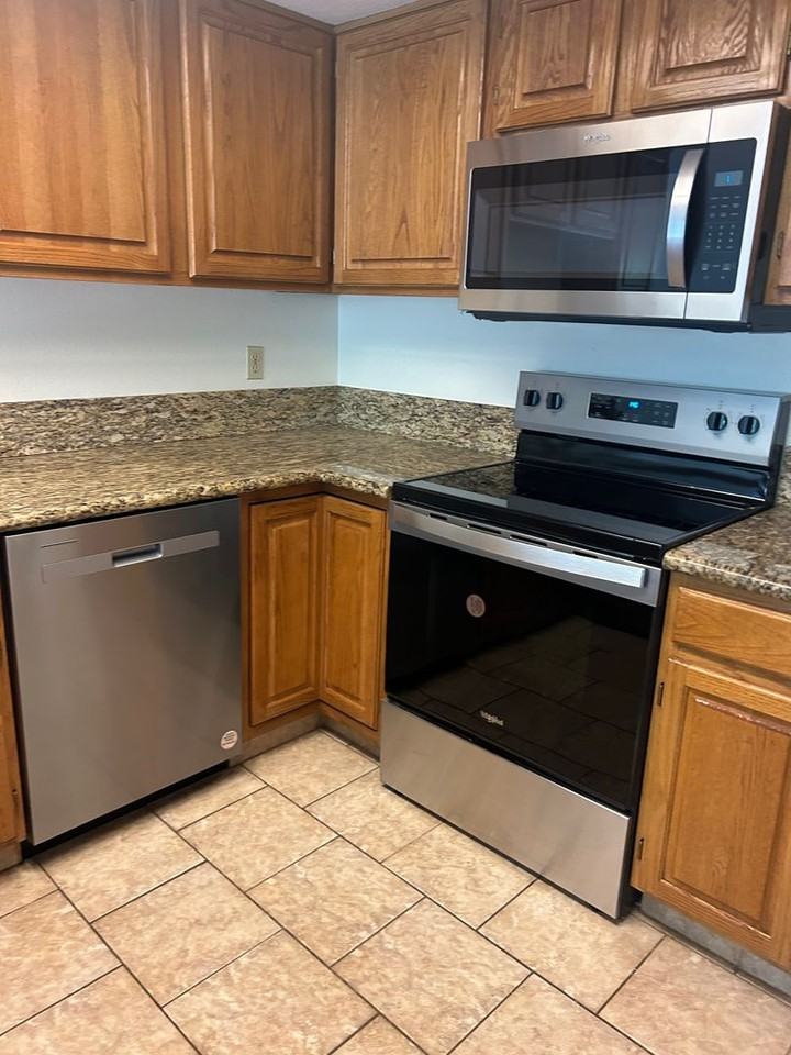 2875 Idlewild Dr - Photo 6 of 15