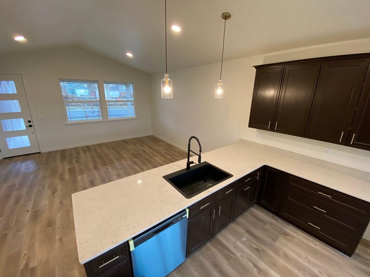 2521 N Benjamin Ln - Photo 3 of 18