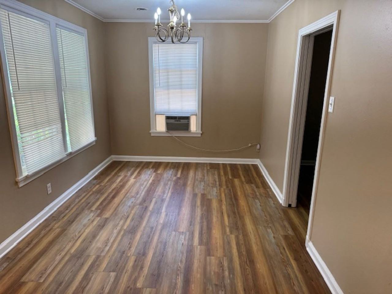 230 Preston Ave - Photo 3 of 12