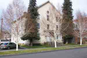 featured image of 415 Walnut Ave #11