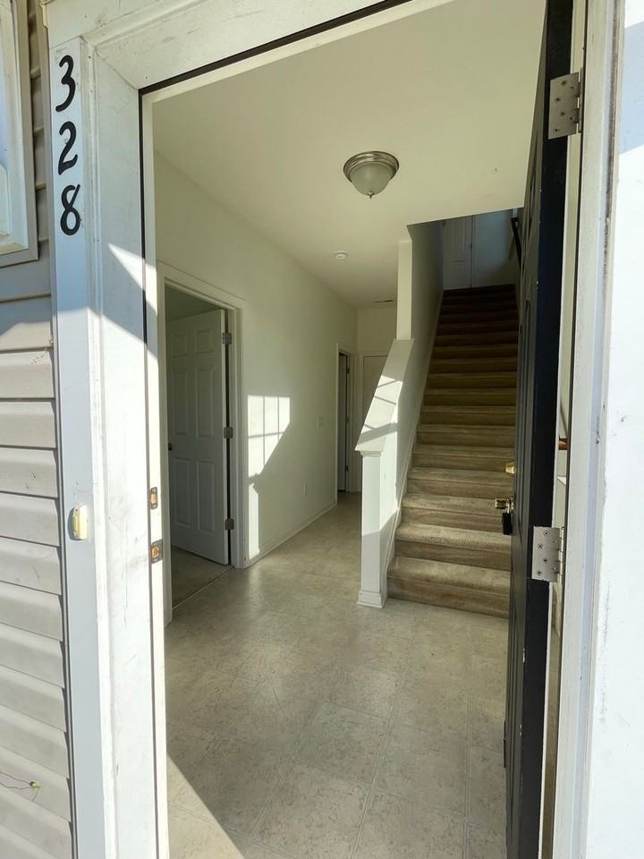 328 Mardella Dr - Photo 2 of 32