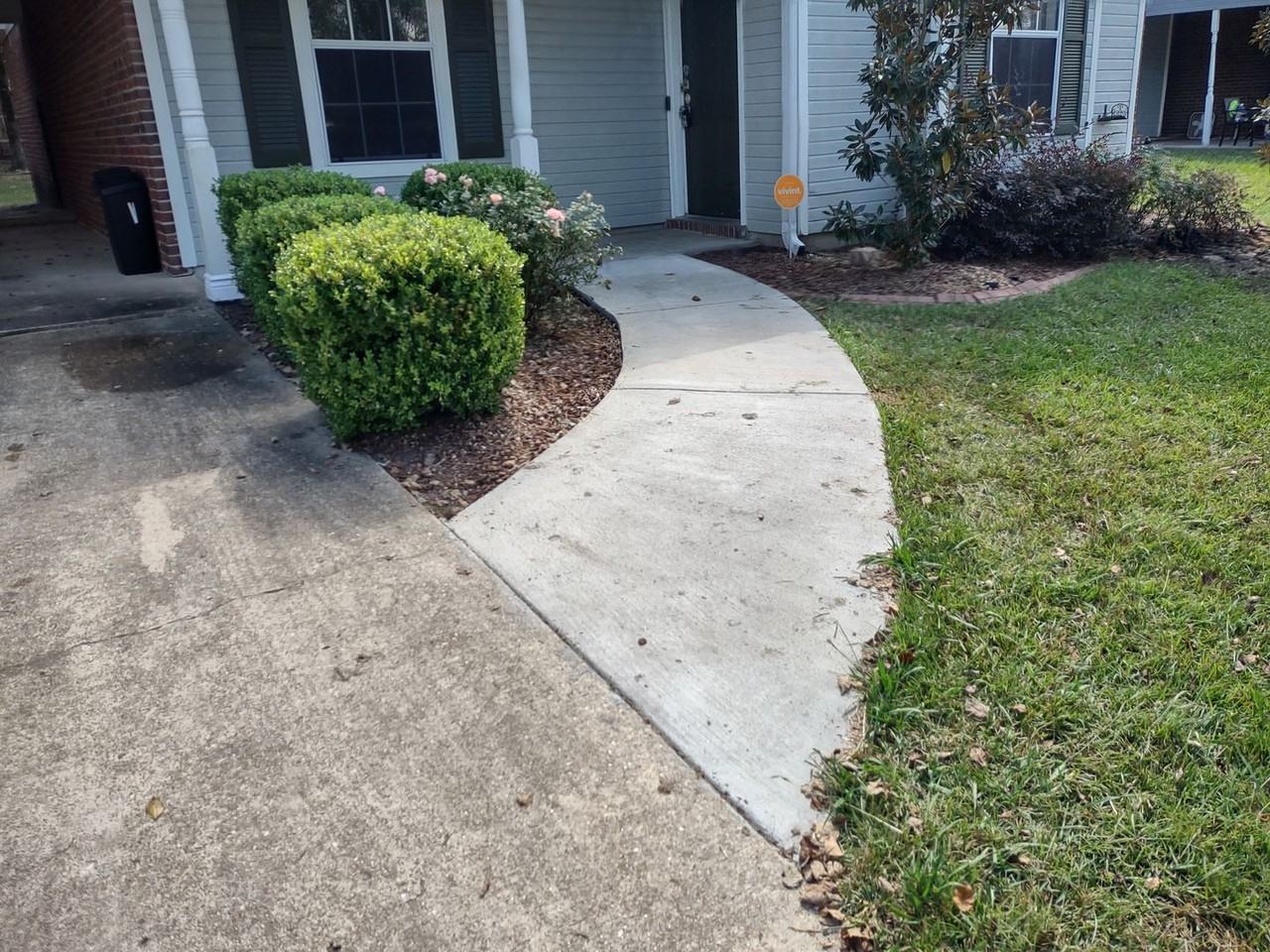 1204 Barnett Bend Cir - Photo 4 of 14