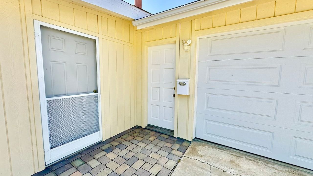 3410 Alta Vista Dr - Photo 3 of 24