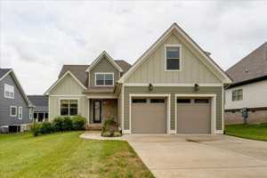 featured image of 2318 Large Oak Dr