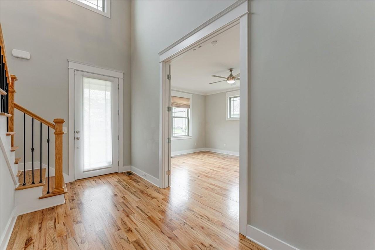 2318 Large Oak Dr - Photo 3 of 36