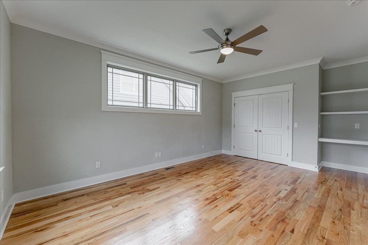 2318 Large Oak Dr - Photo 4 of 36