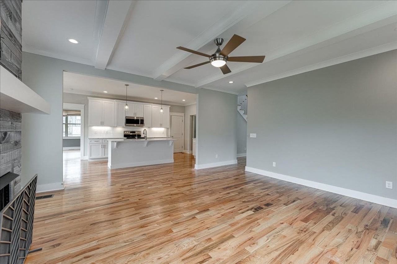 2318 Large Oak Dr - Photo 7 of 36