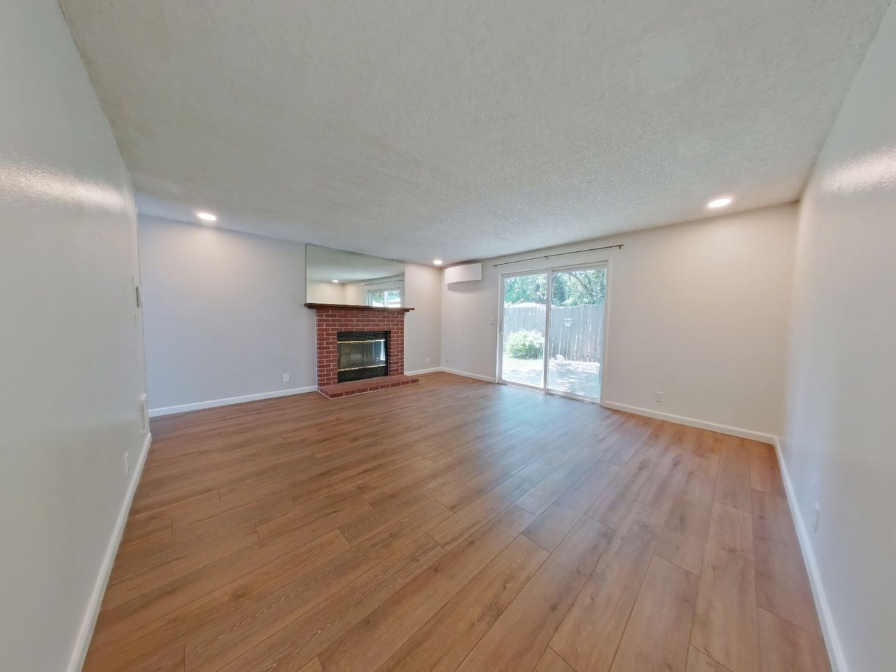 88040 5th St - Photo 4 of 14