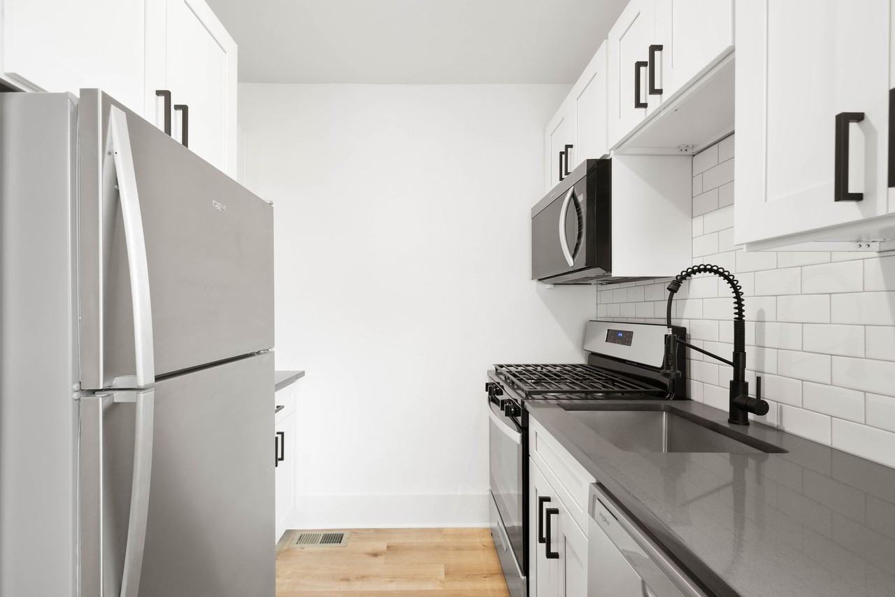 1113 Mcneilly Ave - Photo 2 of 22