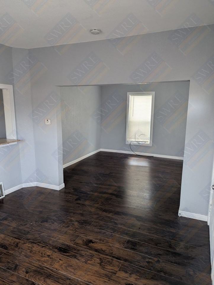 109 Thomas St - Photo 2 of 12