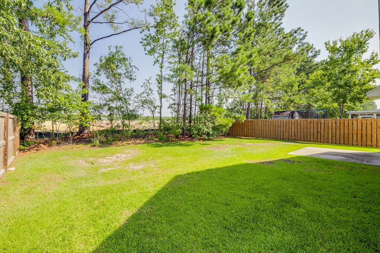 328 Winchester Dr - Photo 4 of 39