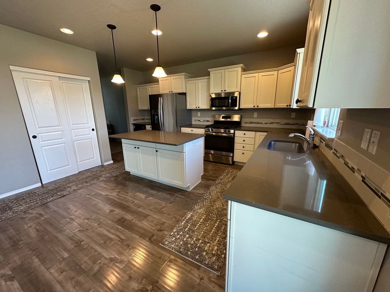 3834 Alameda Ct Ne - Photo 3 of 15