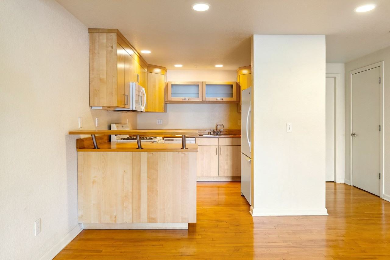 2074-2078 Parker Street - Residential - Photo 6 of 40