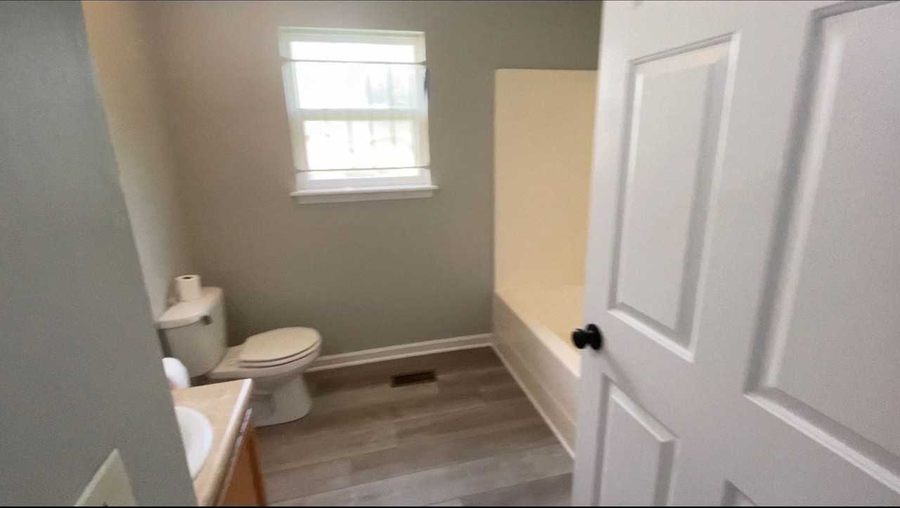 403 Elm St Nw - Photo 4 of 10