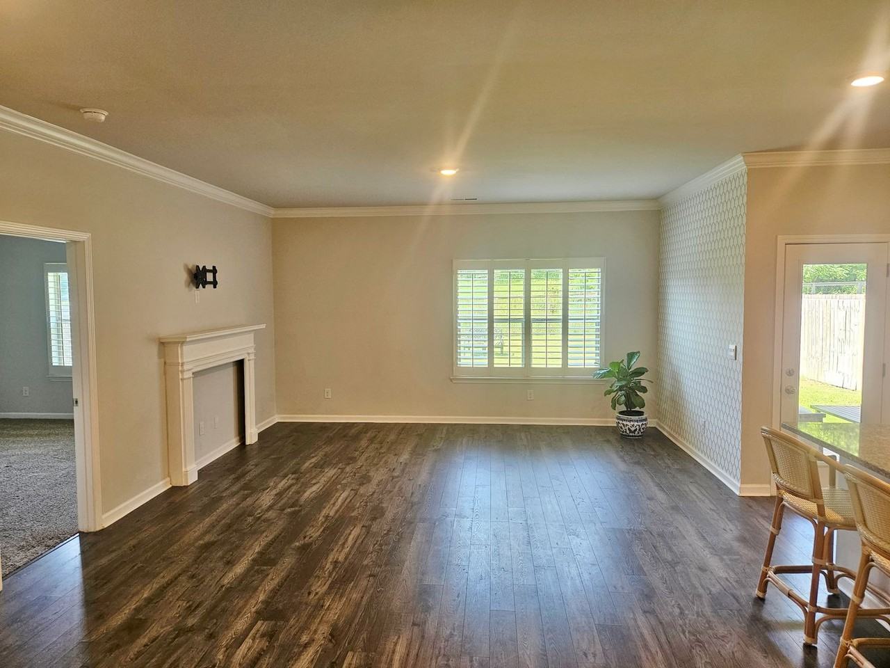 230 Ashland Dr Sw - Photo 2 of 14