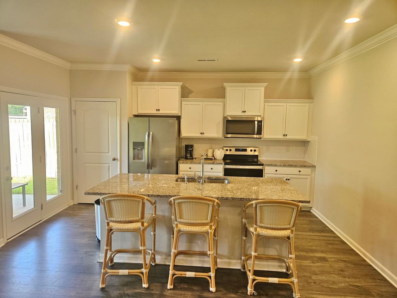 230 Ashland Dr Sw - Photo 3 of 14