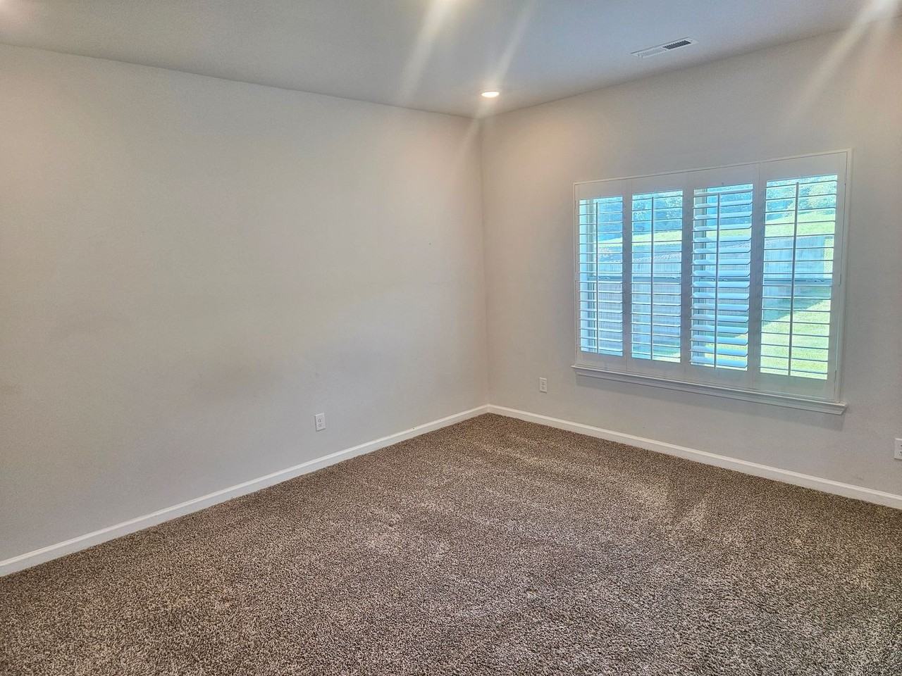 230 Ashland Dr Sw - Photo 6 of 14