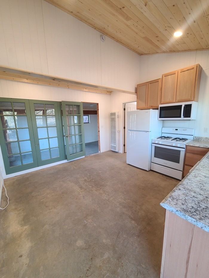 2751A S Kinney Rd - Photo 3 of 6