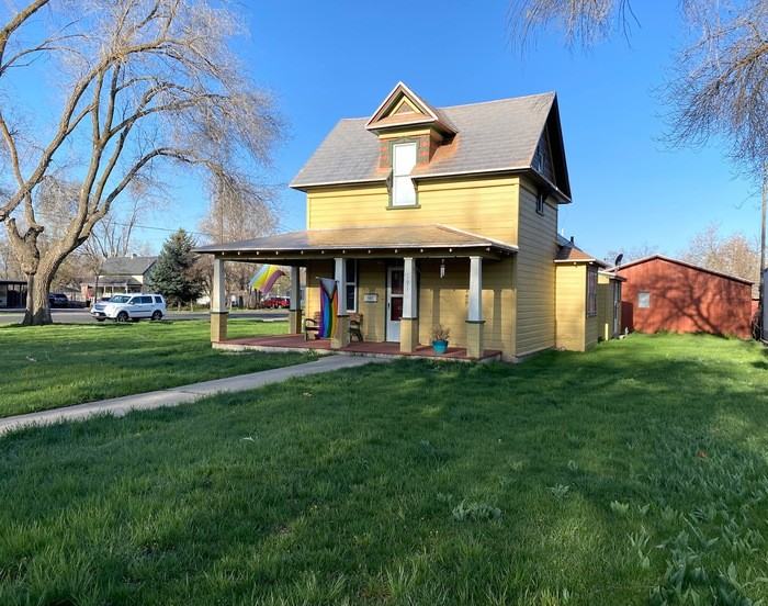 191 S 400 W - Photo 2 of 23