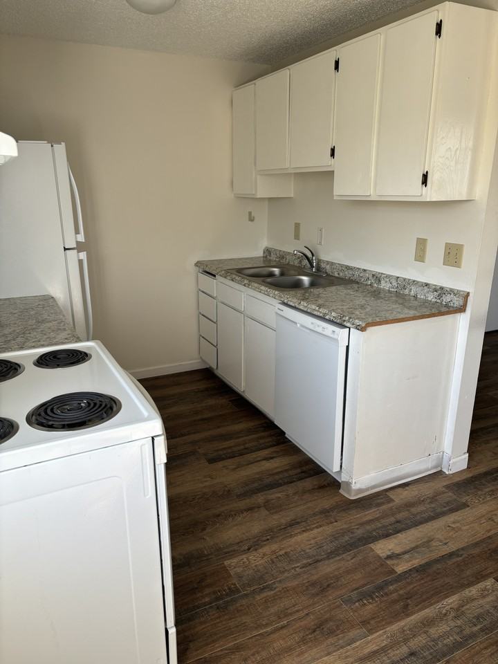 246 Ne 3rd St #4 - Photo 2 of 7