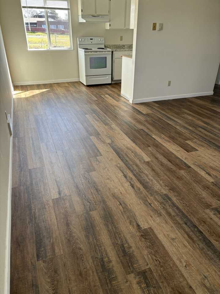 246 Ne 3rd St #4 - Photo 3 of 7