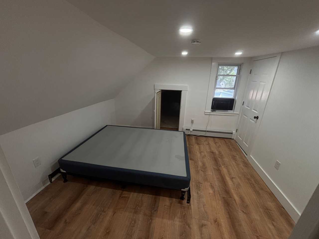 11 Russell St #NA - Photo 3 of 15