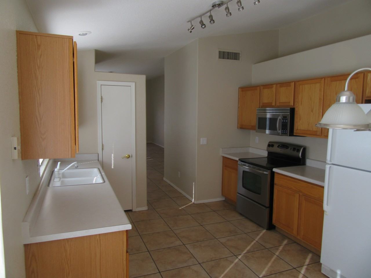 2233 W Catalina View Dr #NA - Photo 3 of 11