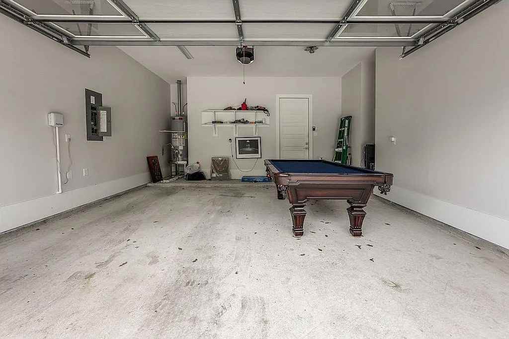 3230 Berry St #NA - Photo 3 of 17